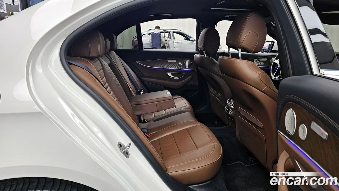 Mercedes-Benz E-Class 2021