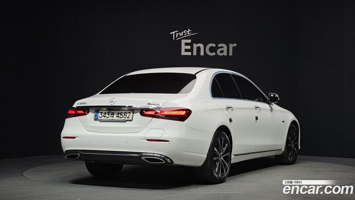 Mercedes-Benz E-Class 2021