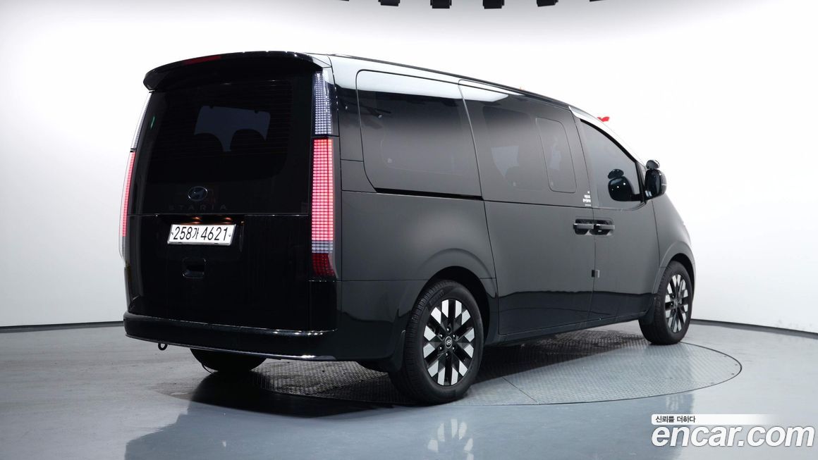Hyundai Staria 2025