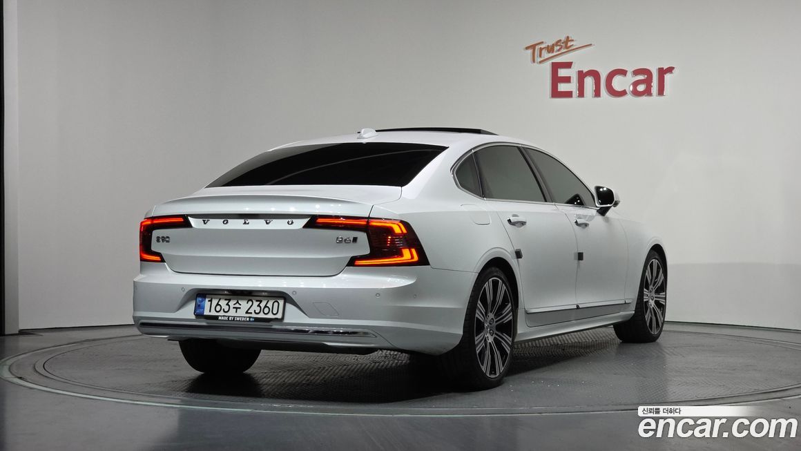 Volvo S90 2023