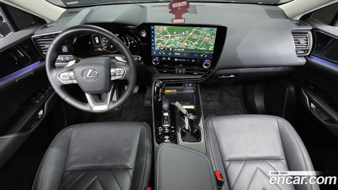 Lexus NX 2025