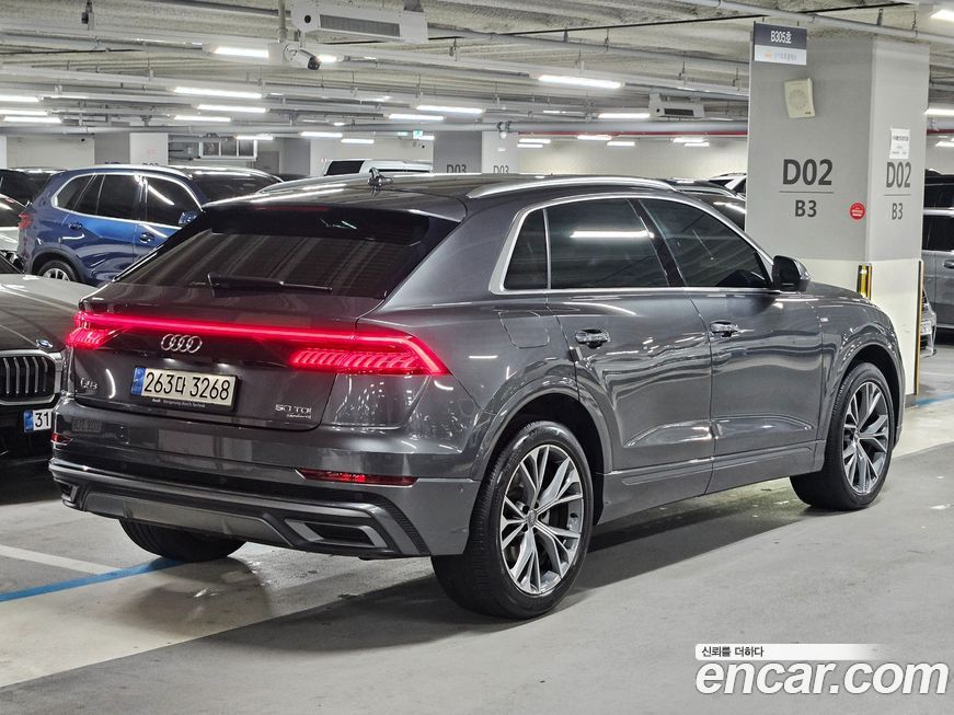 Audi Q8 2021