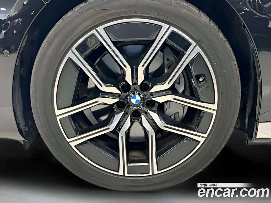 BMW i7 2024