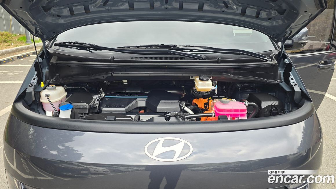 Hyundai Staria 2025