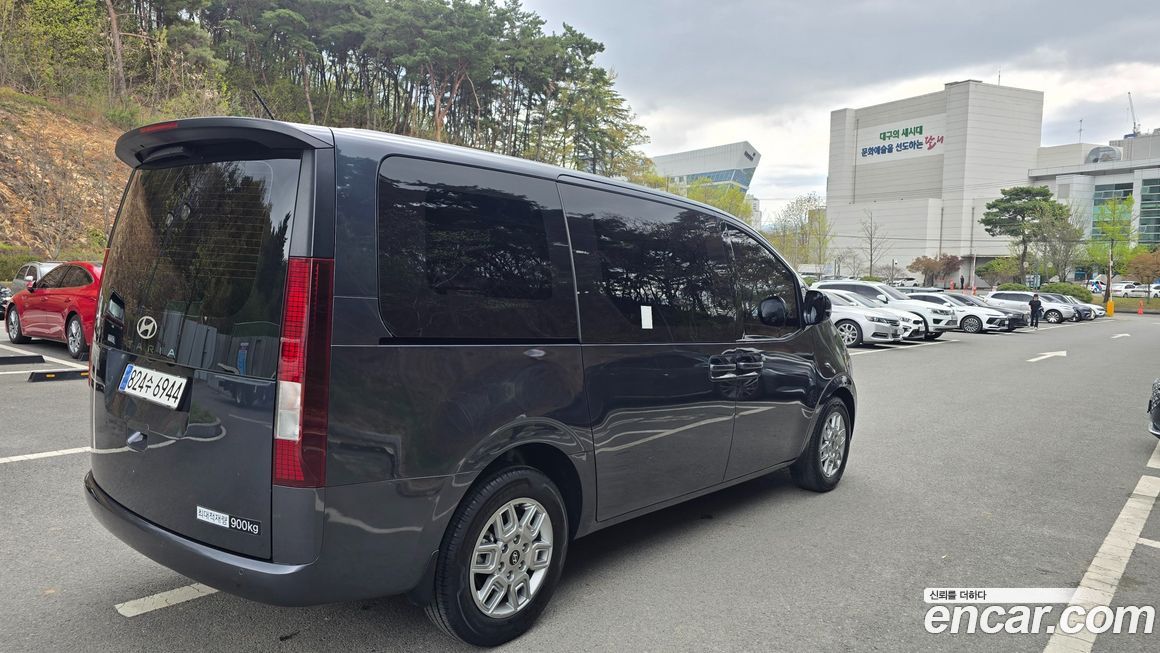 Hyundai Staria 2025