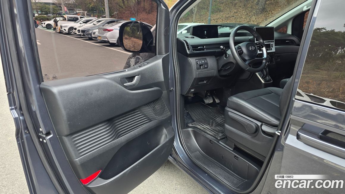 Hyundai Staria 2025