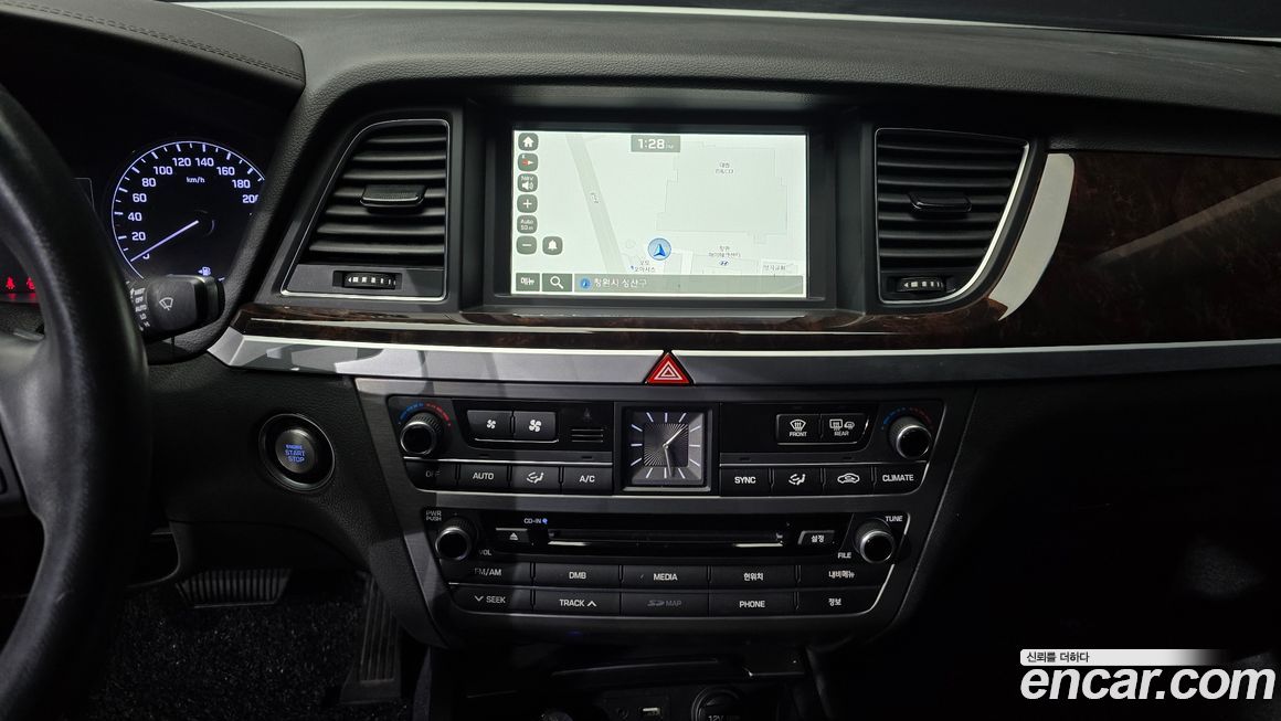 Hyundai Genesis 2015