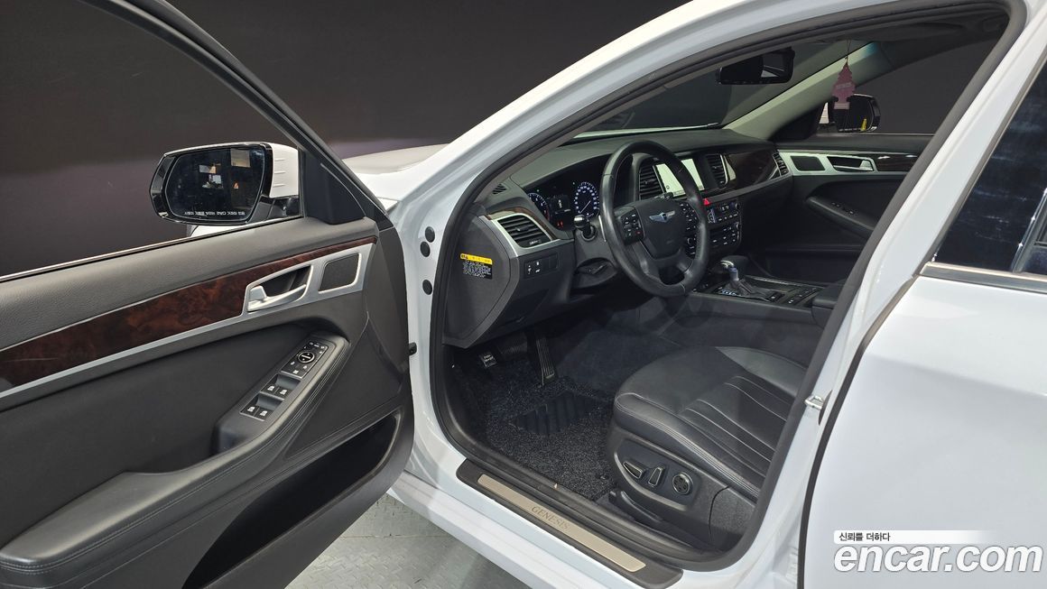 Hyundai Genesis 2015