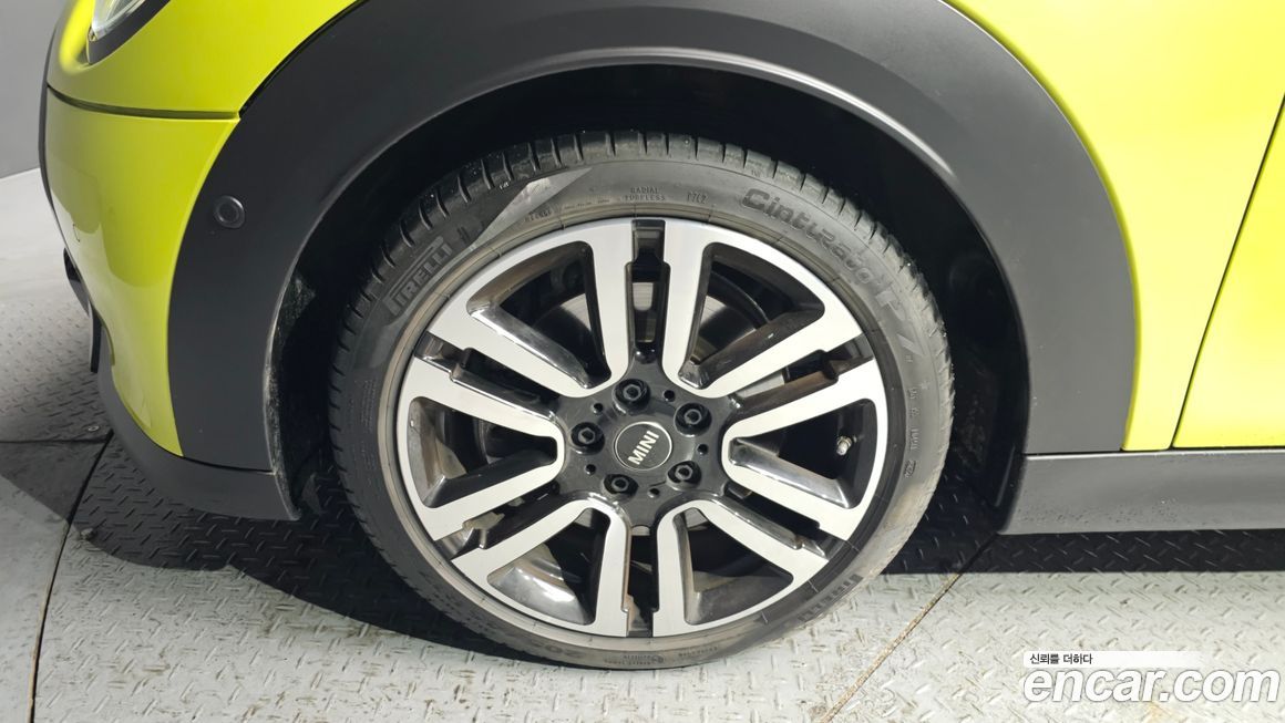 Mini Cooper Convertible 2024