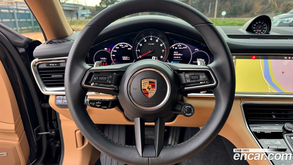 Porsche Panamera 2021