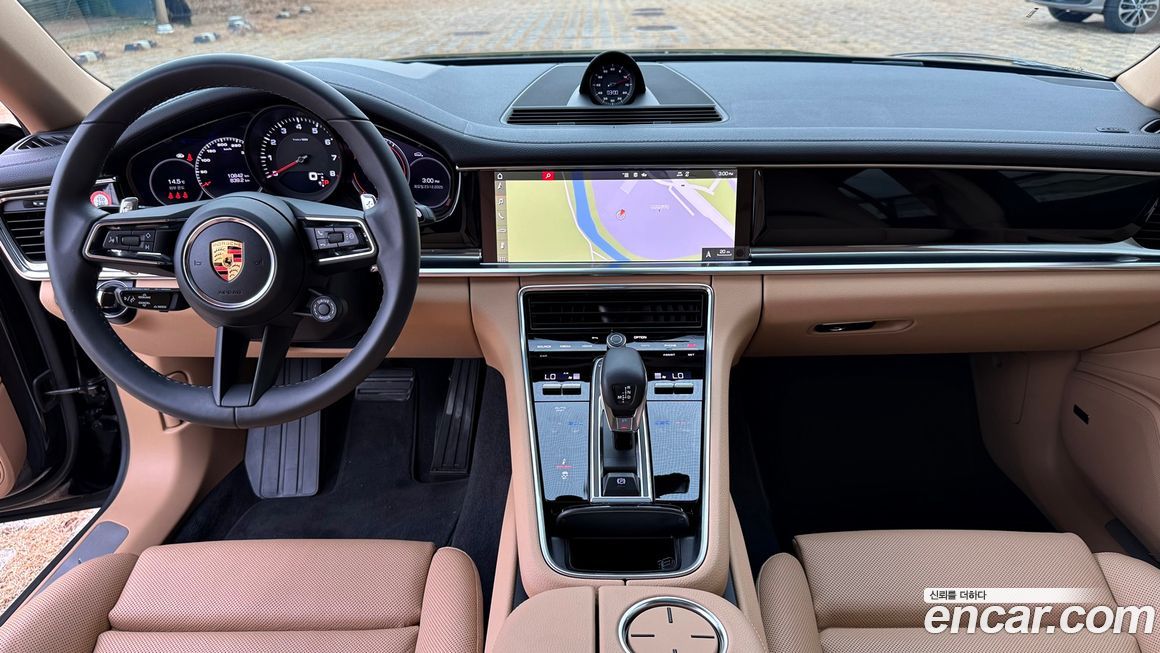 Porsche Panamera 2021