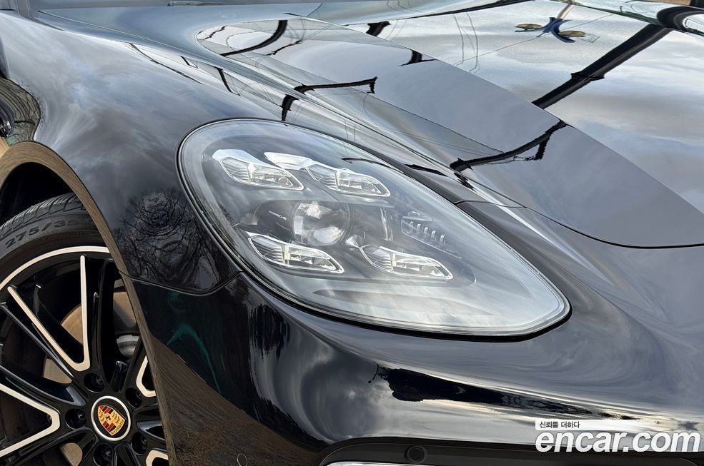 Porsche Panamera 2021