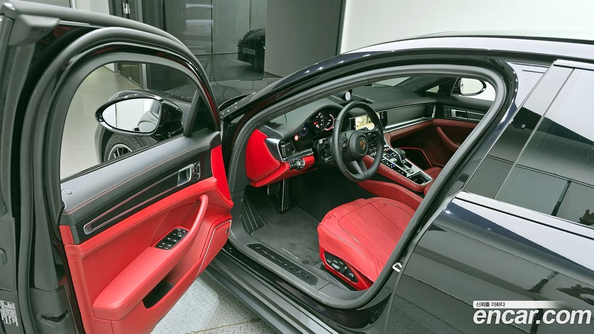 Porsche Panamera 2023