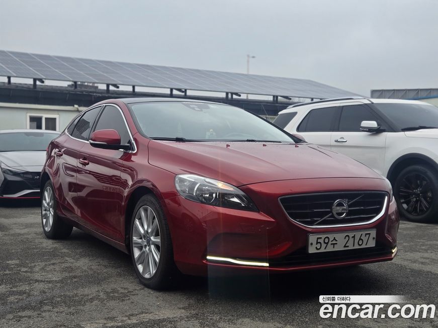 Volvo V40 2014