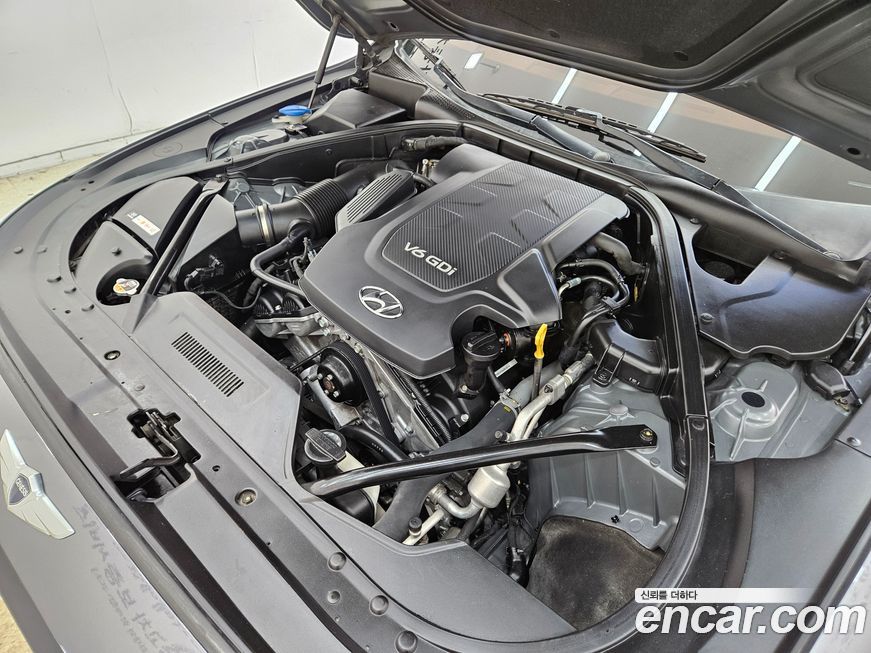 Hyundai Genesis 2015