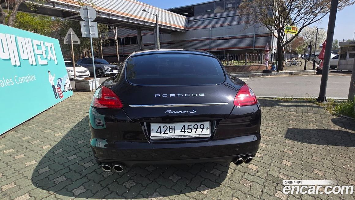 Porsche Panamera 2011