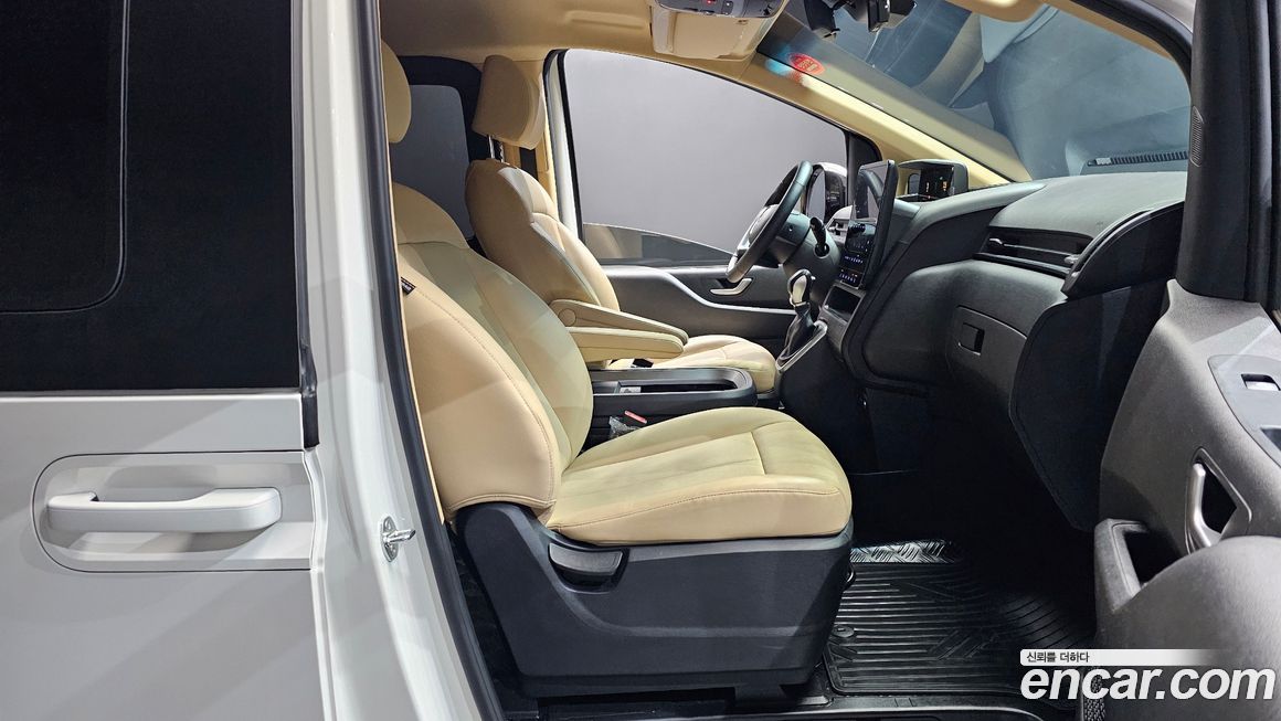 Hyundai Staria 2025