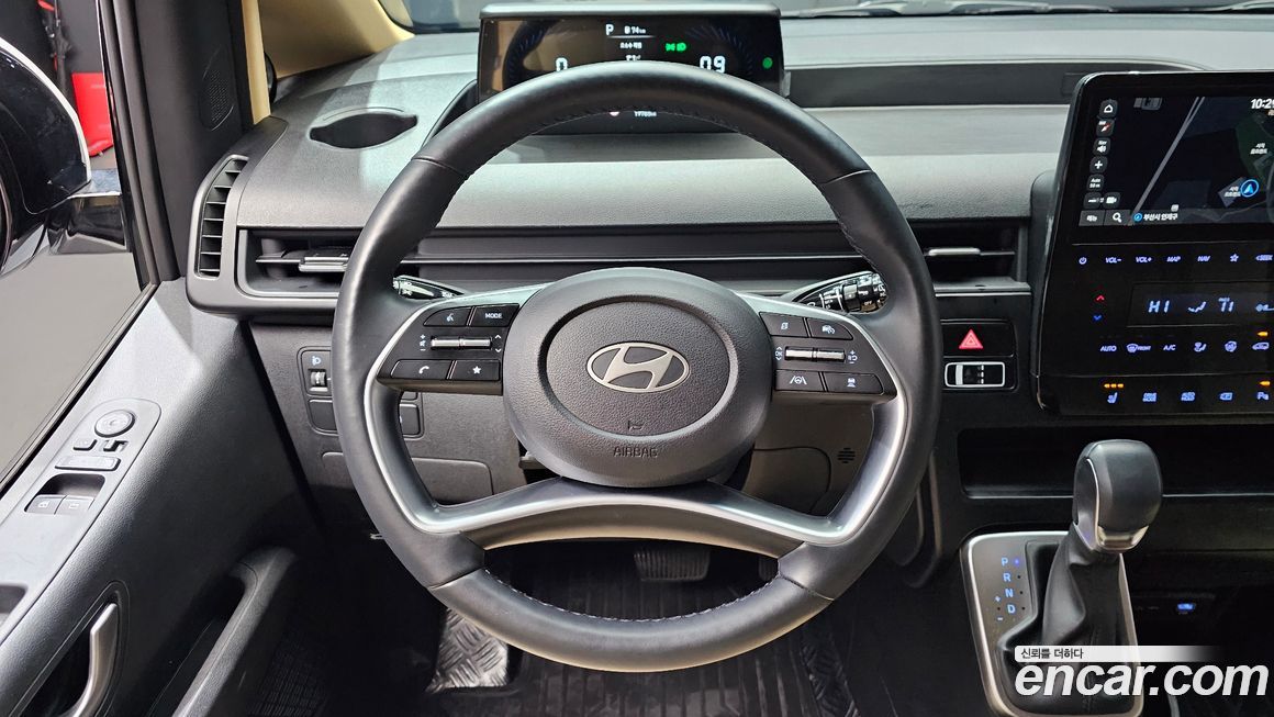 Hyundai Staria 2025