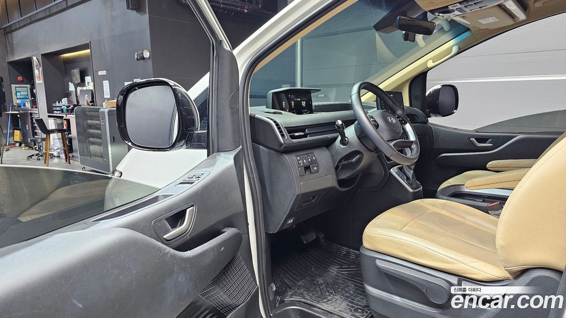 Hyundai Staria 2025