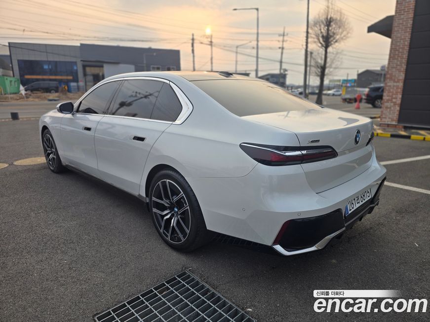 BMW 7-Series 2024