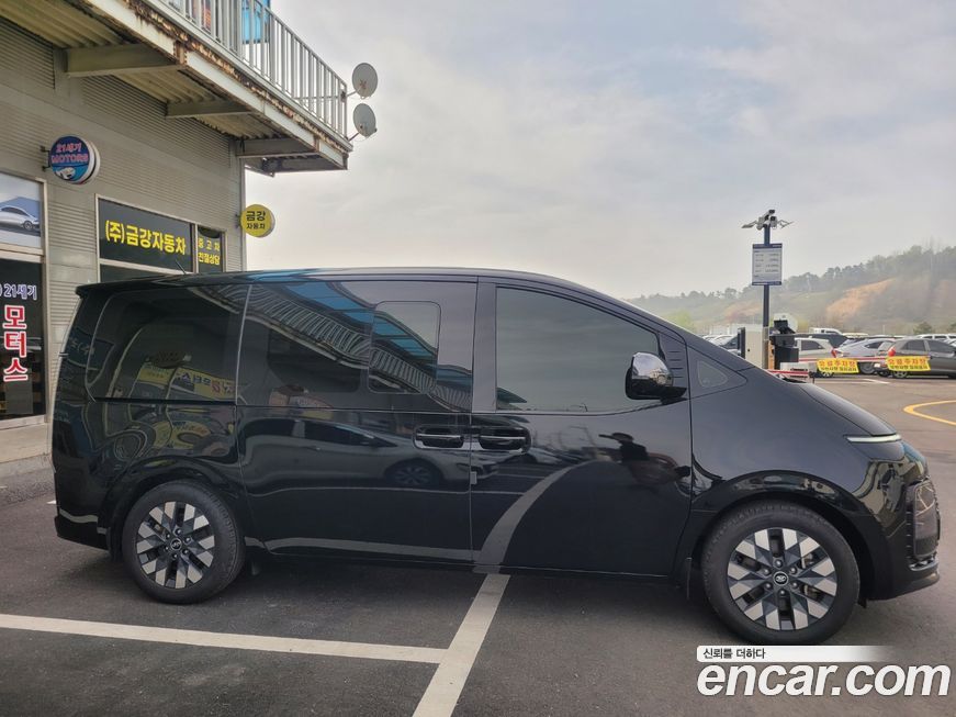Hyundai Staria 2022