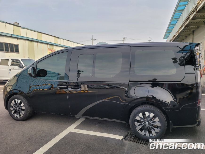 Hyundai Staria 2022