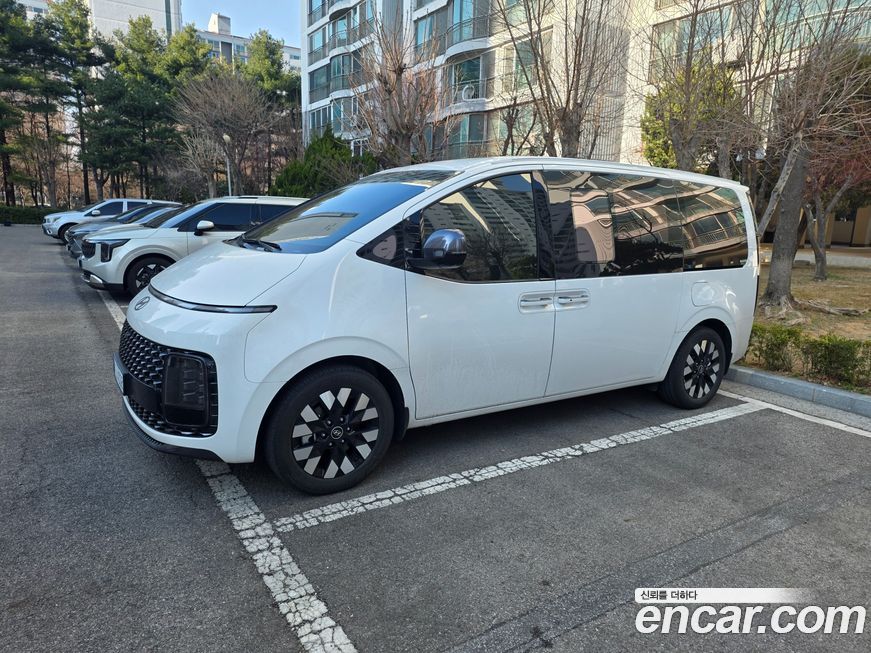 Hyundai Staria 2025