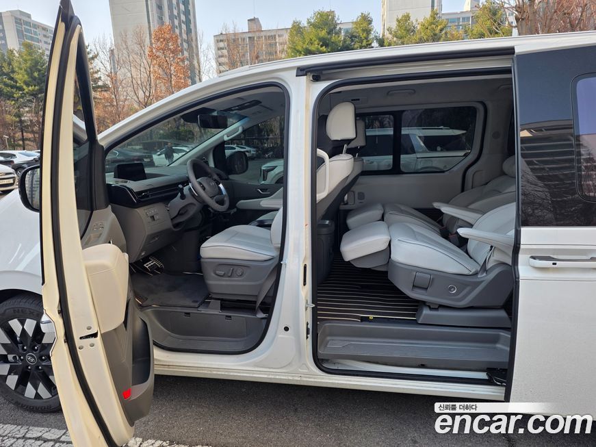 Hyundai Staria 2025