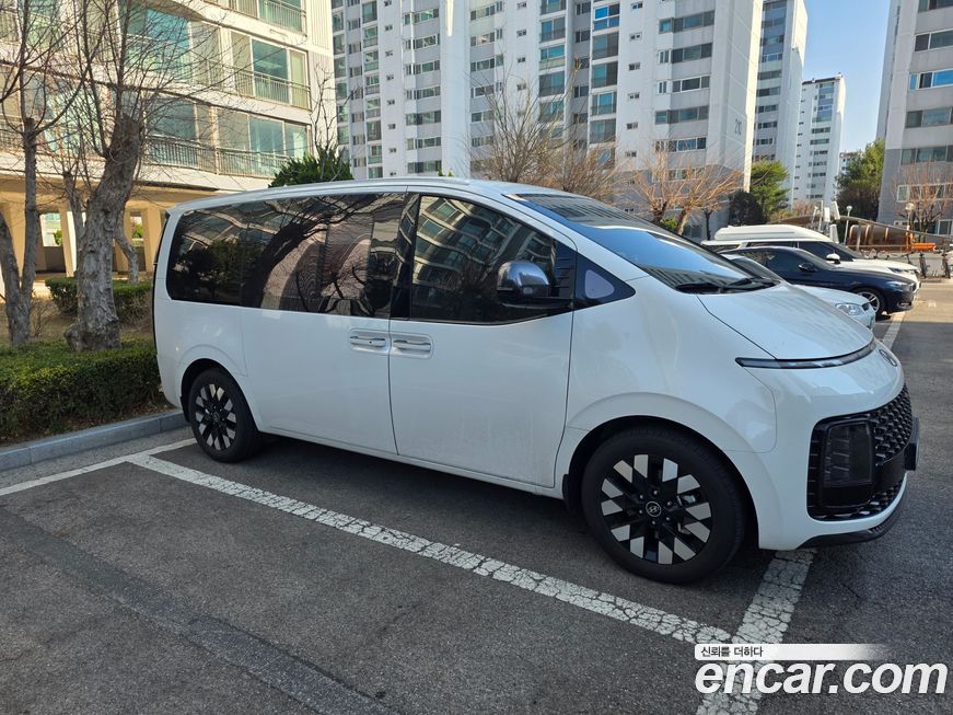 Hyundai Staria 2025