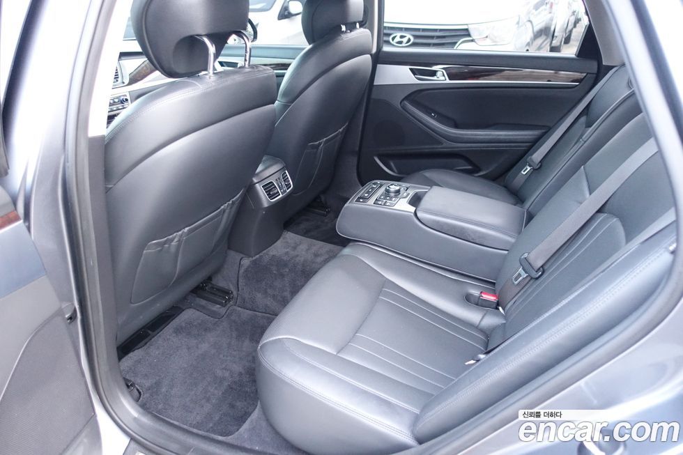 Hyundai Genesis 2015