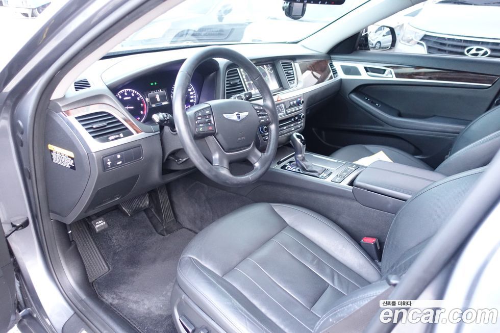 Hyundai Genesis 2015