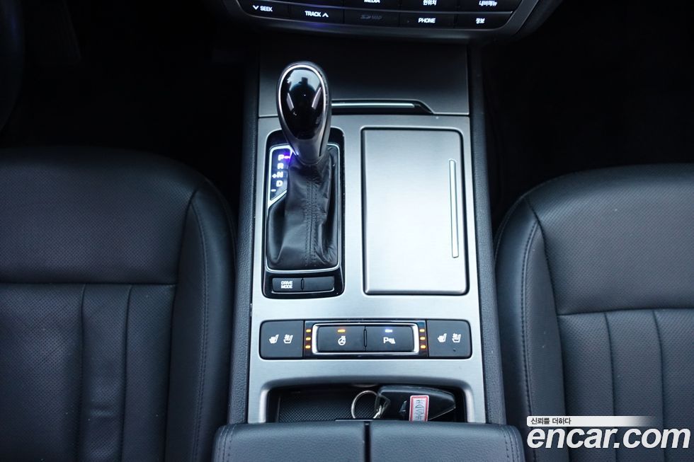 Hyundai Genesis 2015