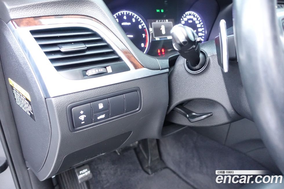 Hyundai Genesis 2015