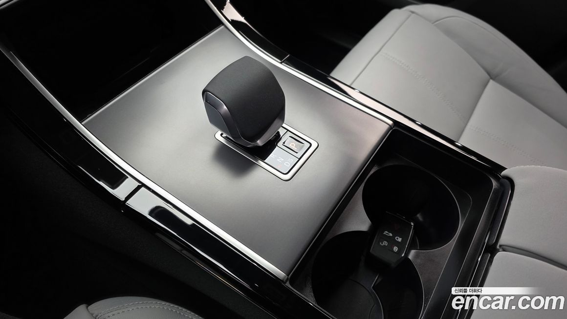 Land Rover Range Rover Velar 2024