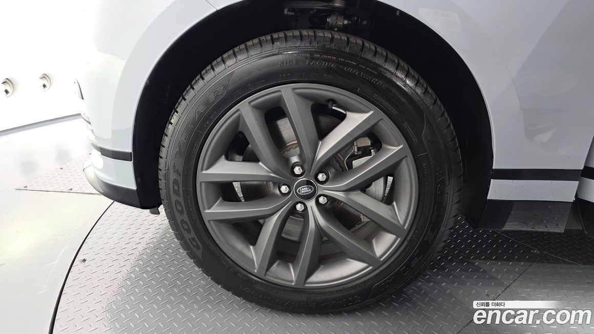 Land Rover Range Rover Velar 2024