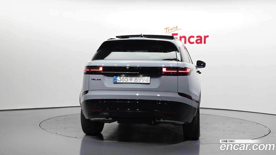 Land Rover Range Rover Velar 2024