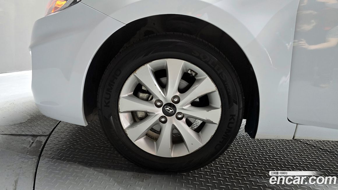 Hyundai Accent 2015