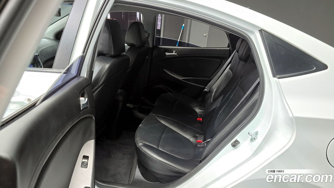 Hyundai Accent 2015
