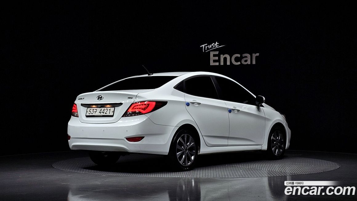 Hyundai Accent 2015