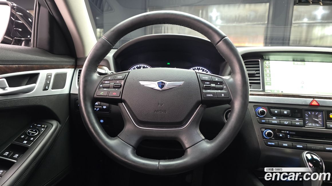 Hyundai Genesis 2016