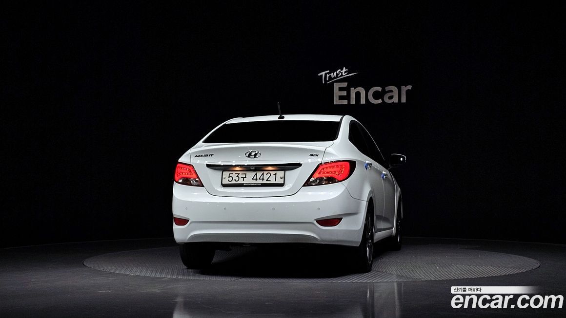 Hyundai Accent 2015