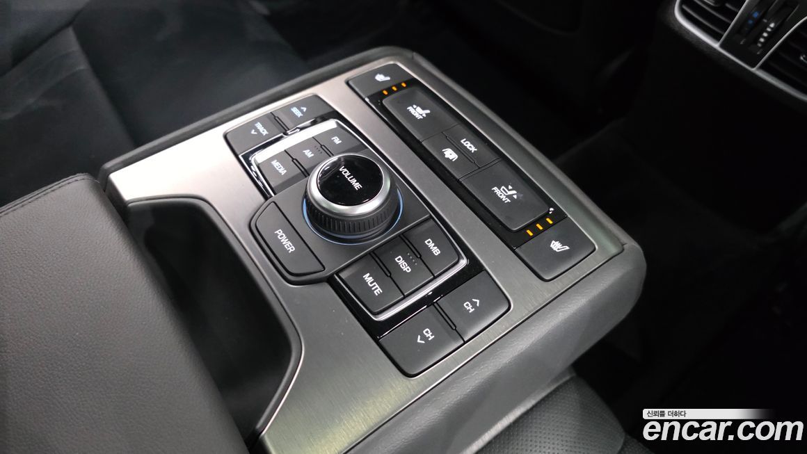 Hyundai Genesis 2016