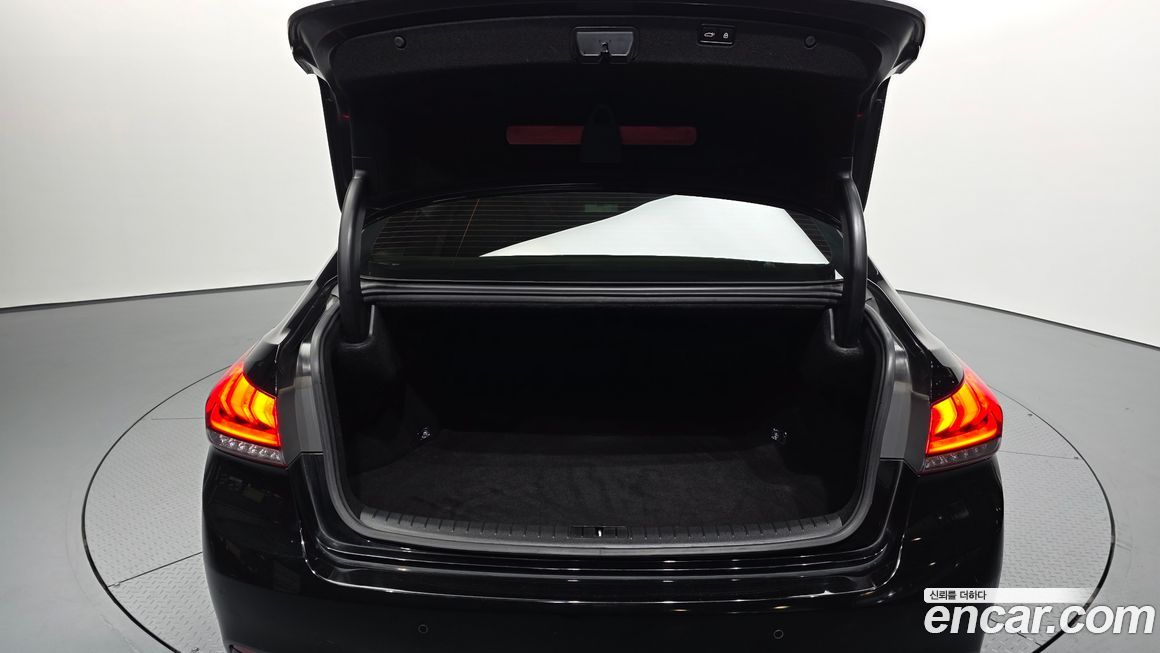 Hyundai Genesis 2016