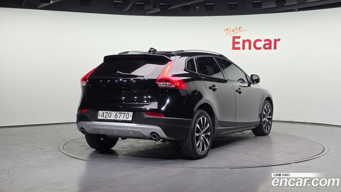 Volvo V40 2019