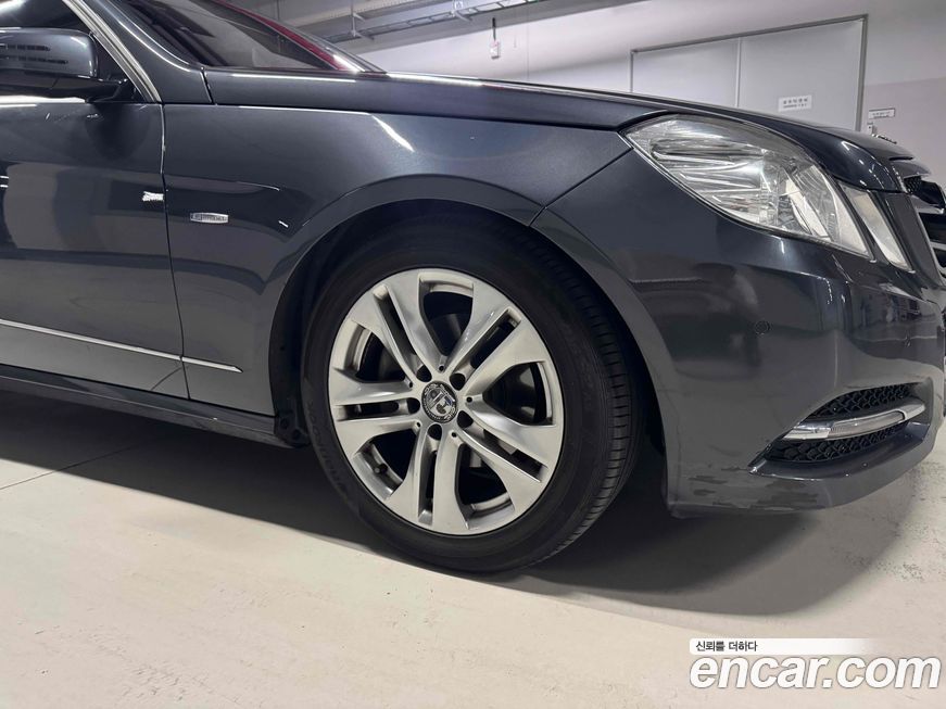 Mercedes-Benz E-Class 2011