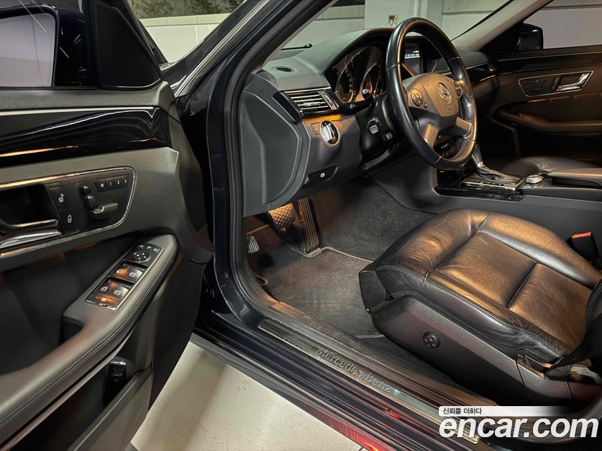Mercedes-Benz E-Class 2011