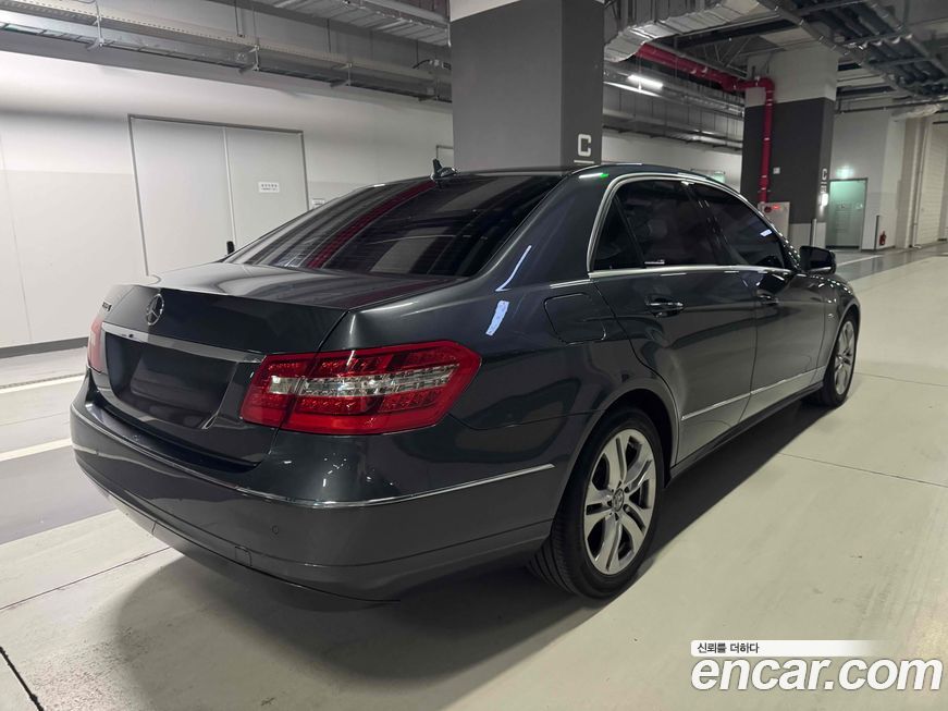 Mercedes-Benz E-Class 2011