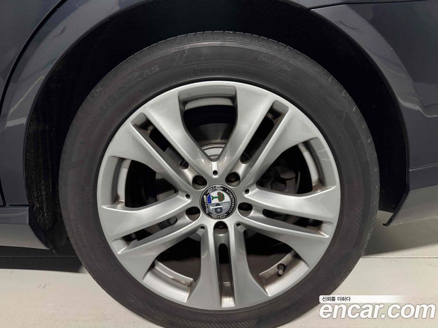 Mercedes-Benz E-Class 2011