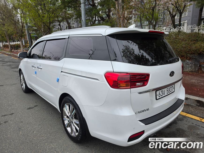 Kia Canival 2019