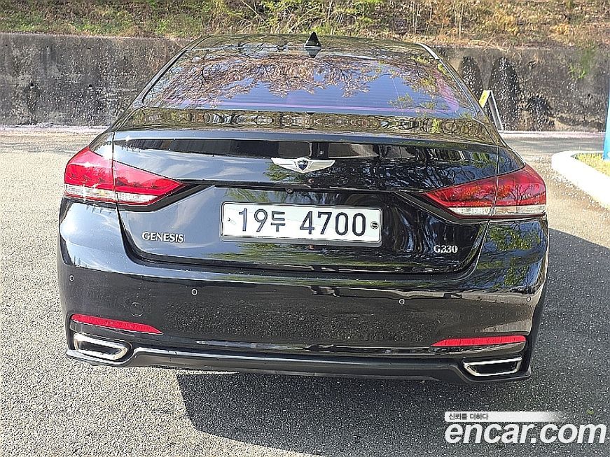 Hyundai Genesis 2016